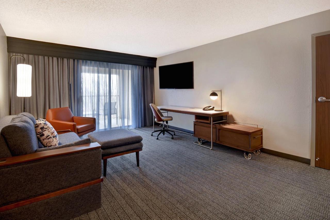 Courtyard By Marriott Cincinnati Airport Erlanger Exterior photo