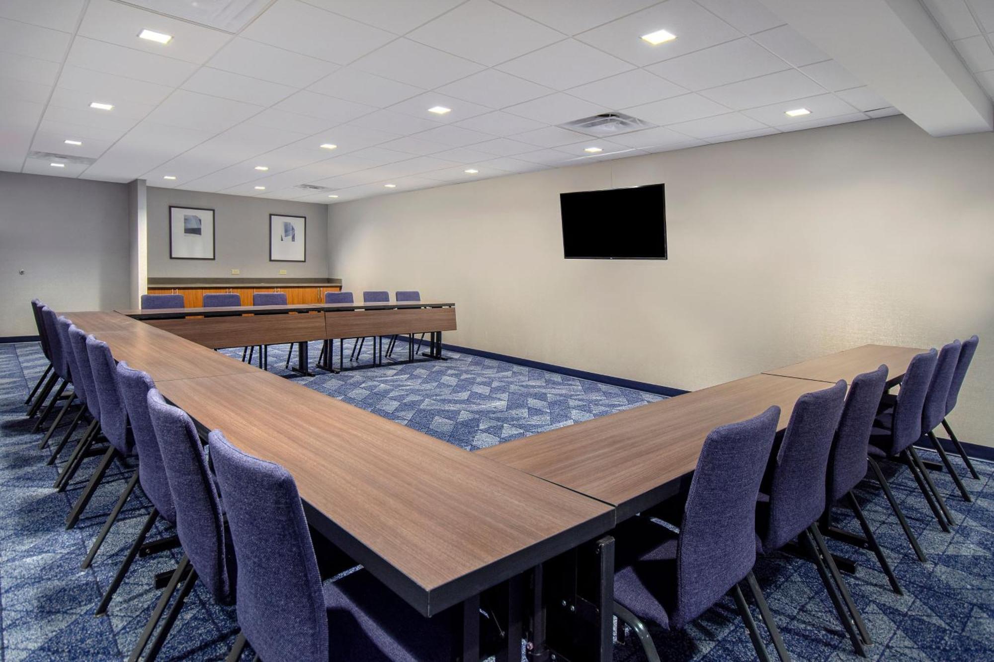 Courtyard By Marriott Cincinnati Airport Erlanger Exterior photo