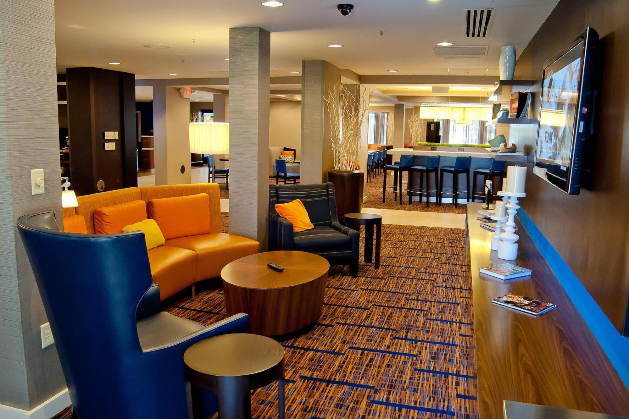 Courtyard By Marriott Cincinnati Airport Erlanger Exterior photo