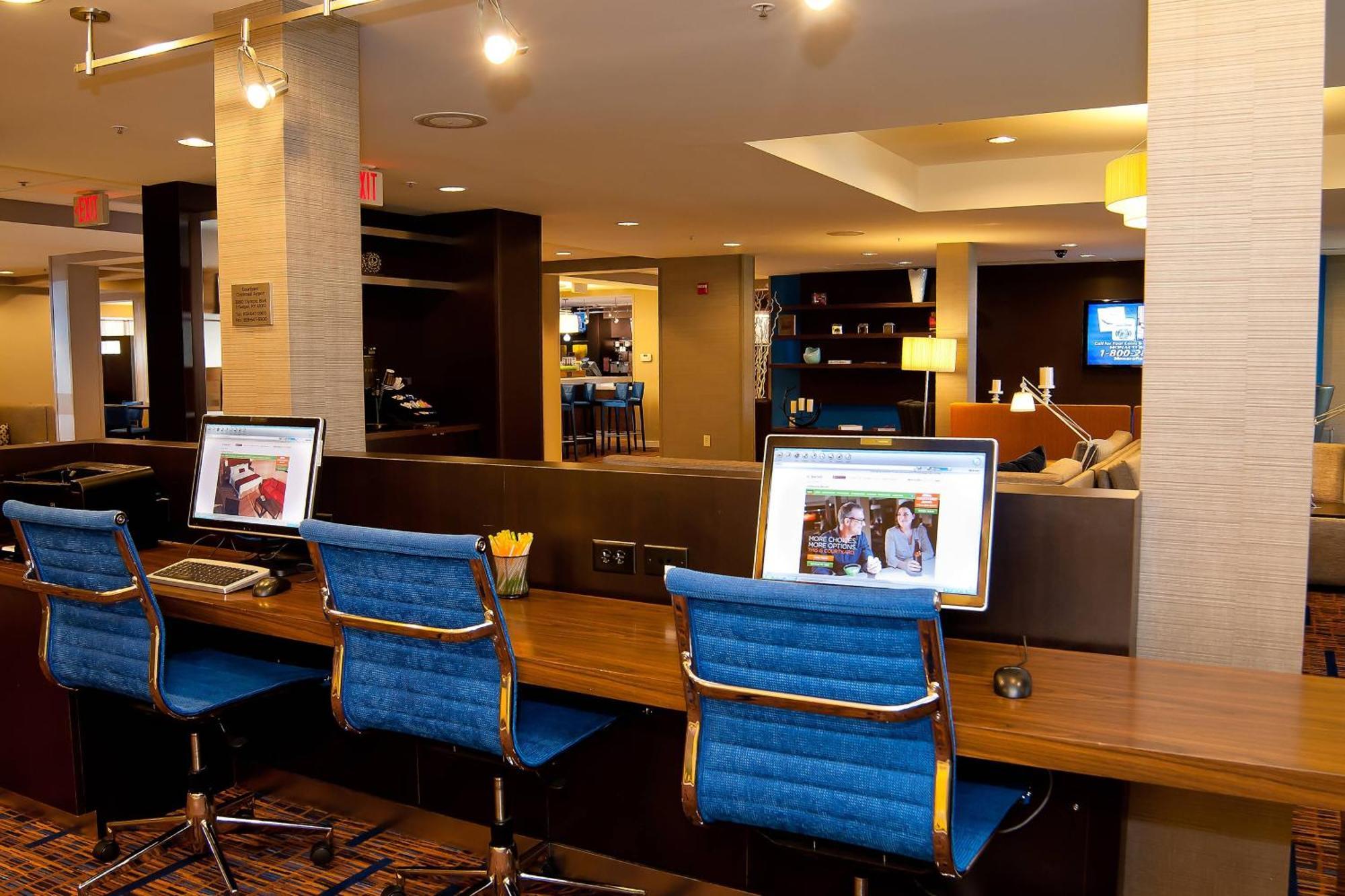 Courtyard By Marriott Cincinnati Airport Erlanger Exterior photo