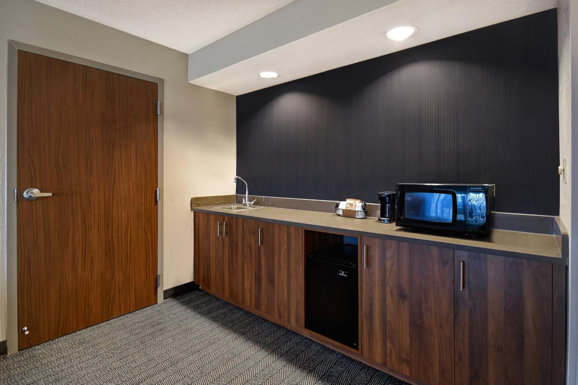 Courtyard By Marriott Cincinnati Airport Erlanger Exterior photo
