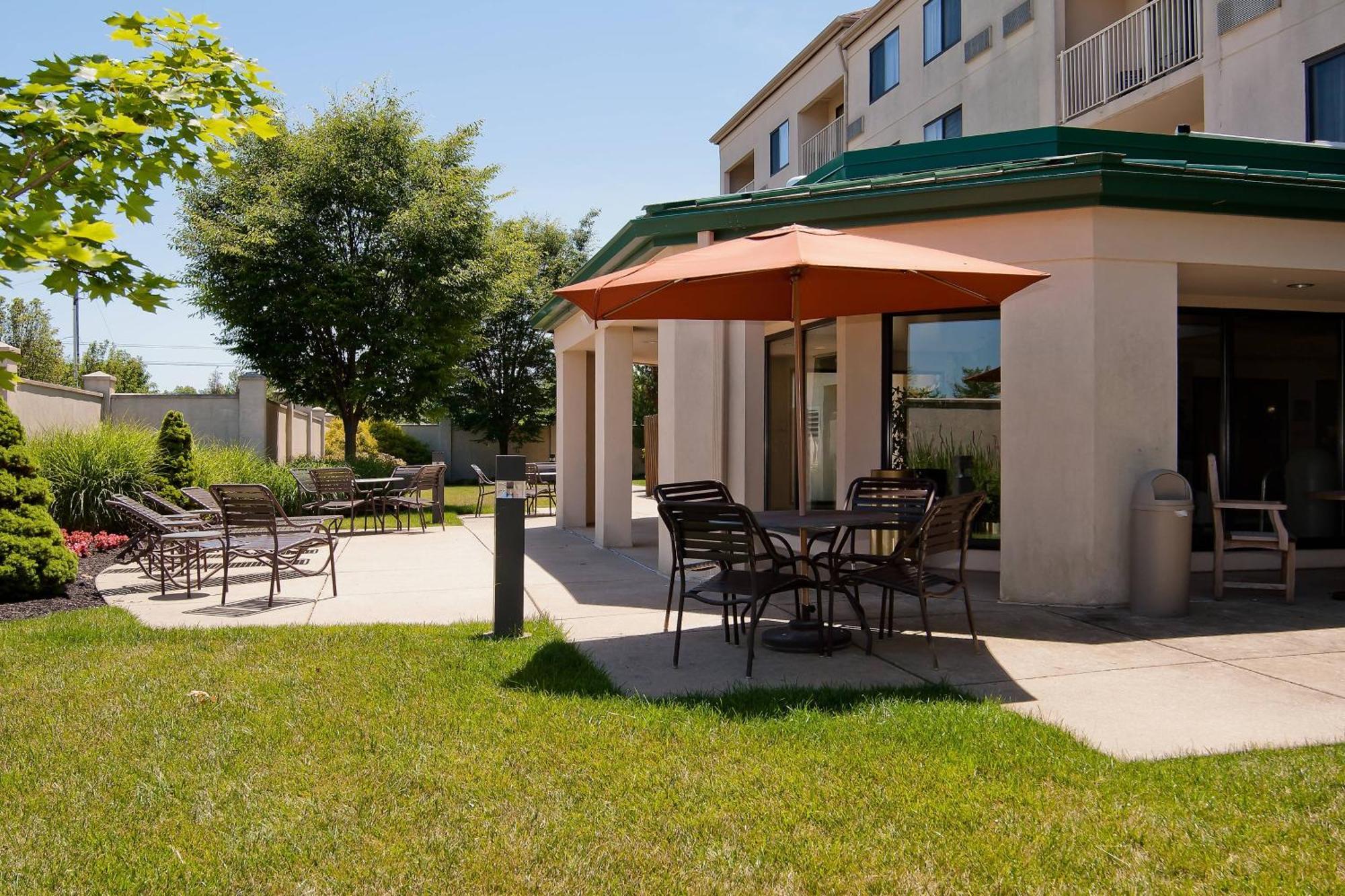 Courtyard By Marriott Cincinnati Airport Erlanger Exterior photo