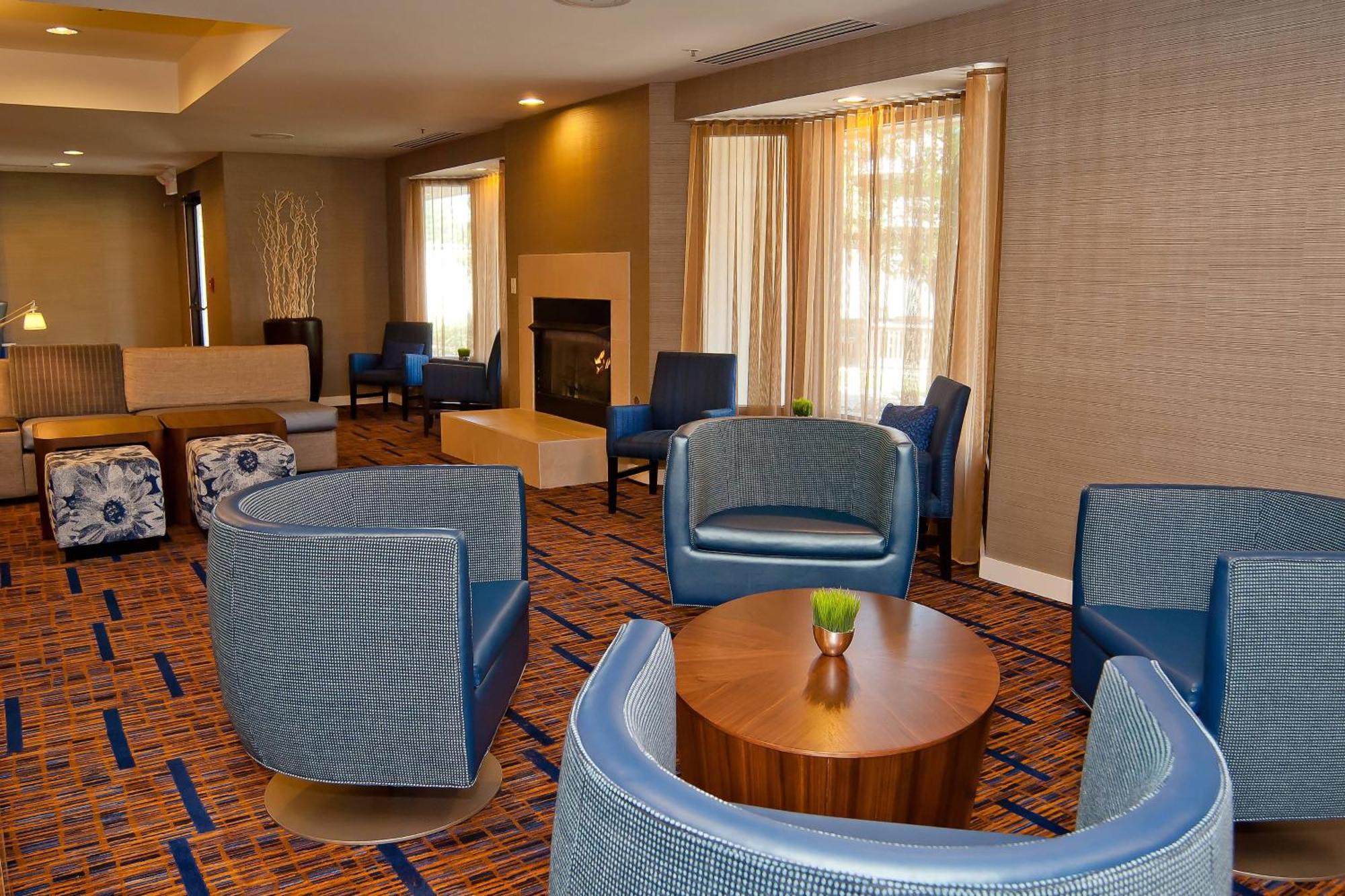 Courtyard By Marriott Cincinnati Airport Erlanger Exterior photo